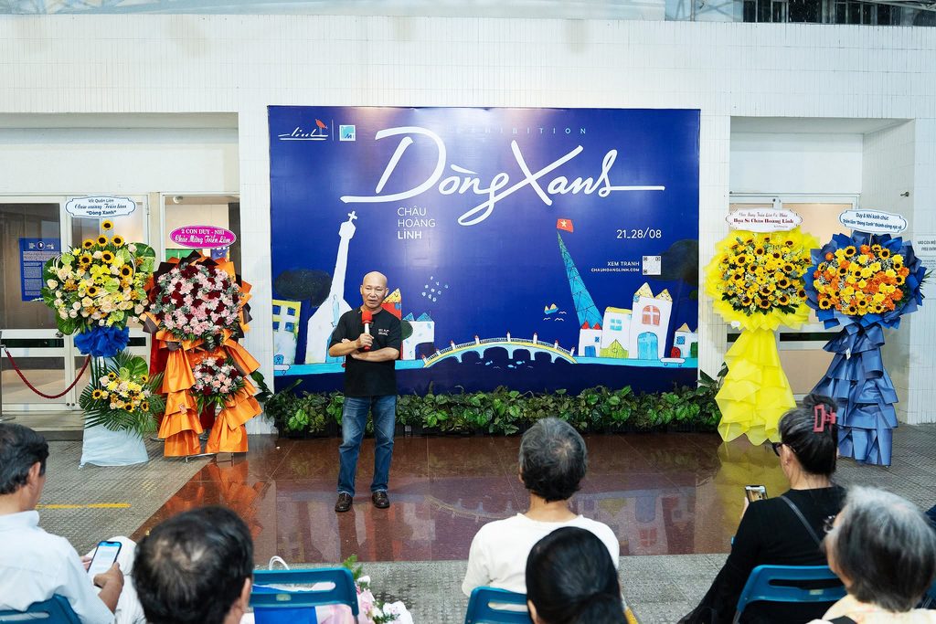 Hoạ sĩ Ngô Đồng phát biểu